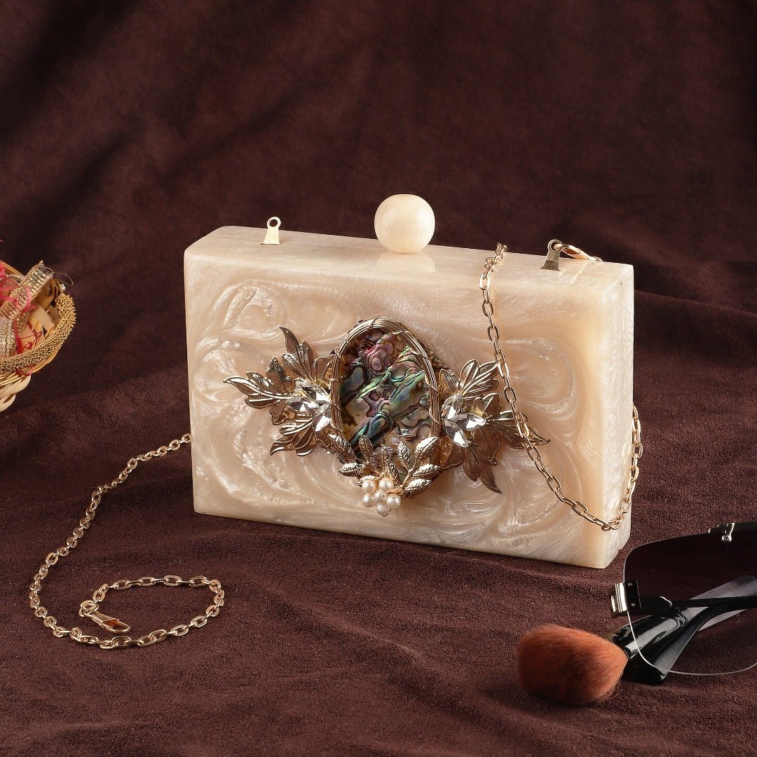 Women ' s   Handbags   $ Clutches